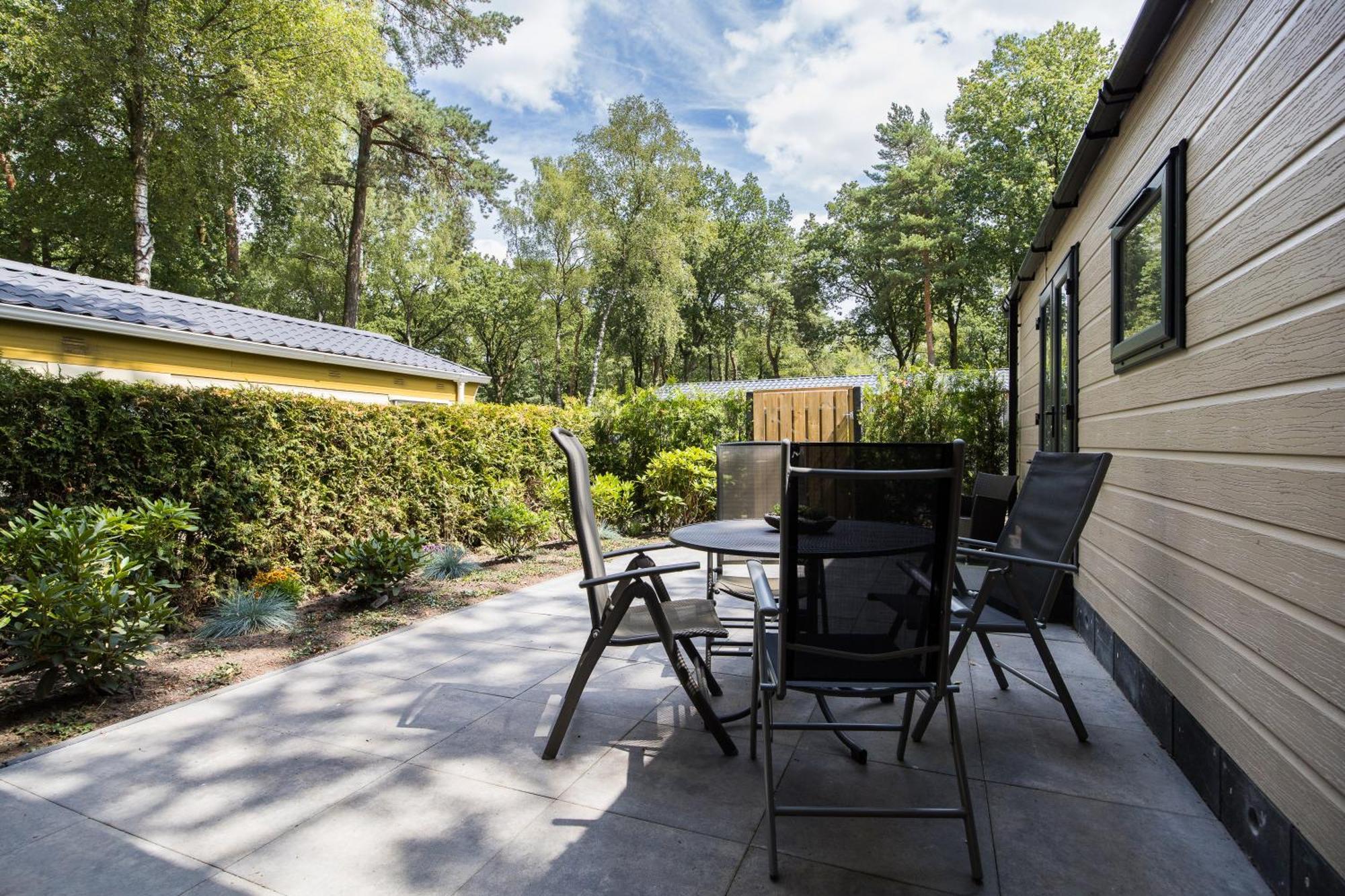 Veluwe Hoenderloo Luxury Chalet With Private Sauna And Hot Tub - Swimming Pool Tennis Court Supermarket Bowling Alley Theatre And Entertainment For Children Eksteriør billede
