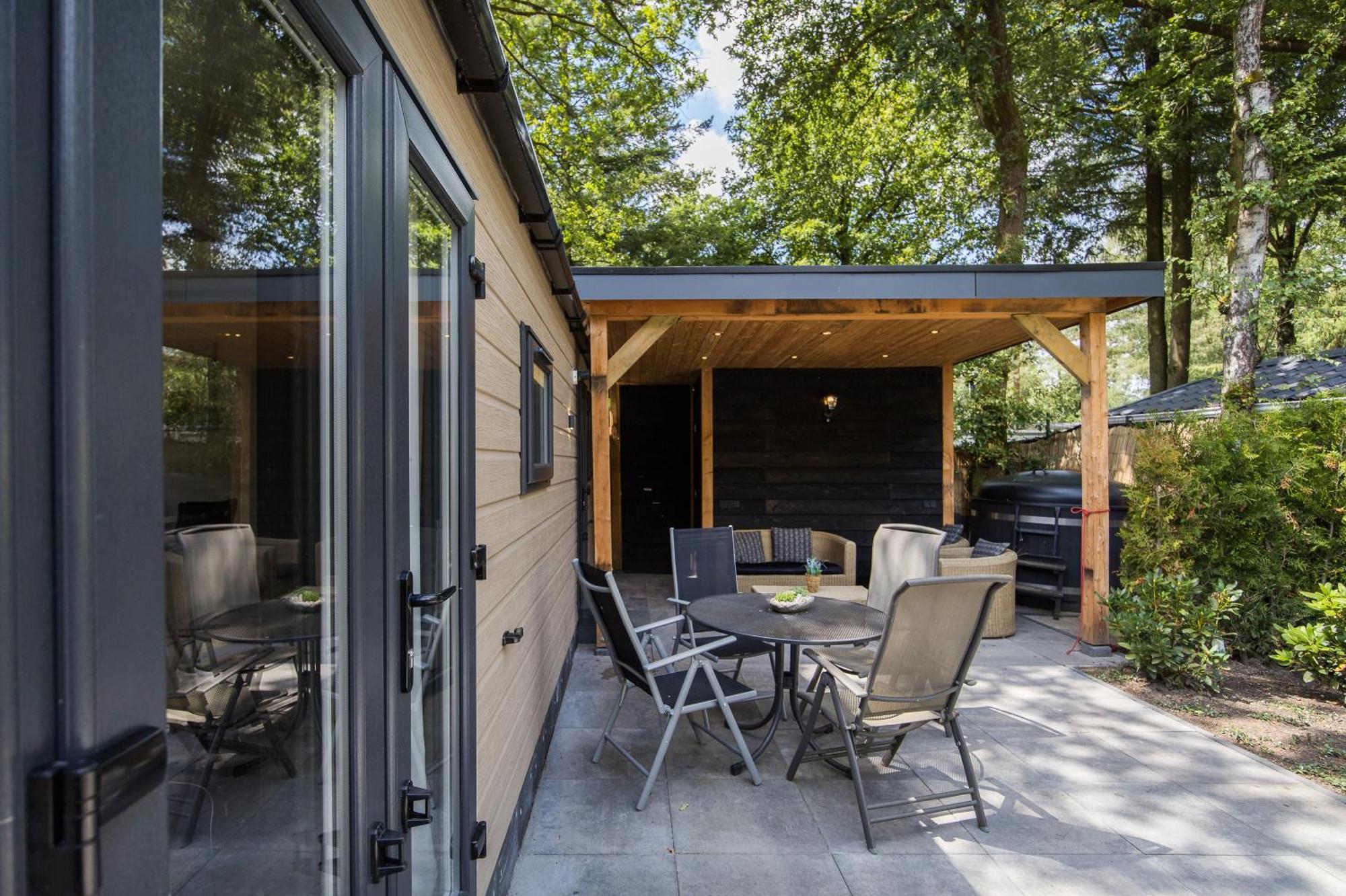 Veluwe Hoenderloo Luxury Chalet With Private Sauna And Hot Tub - Swimming Pool Tennis Court Supermarket Bowling Alley Theatre And Entertainment For Children Eksteriør billede