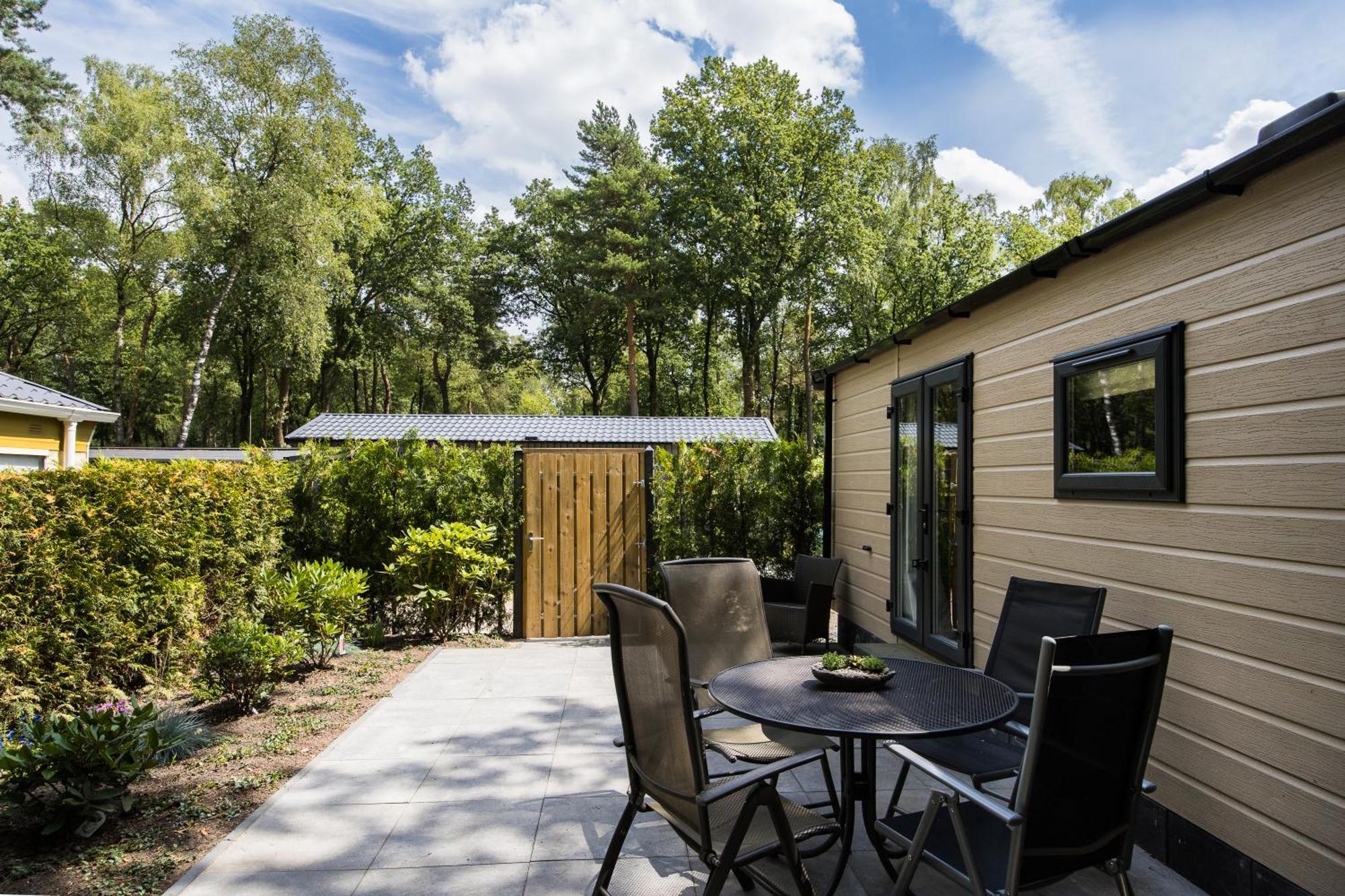 Veluwe Hoenderloo Luxury Chalet With Private Sauna And Hot Tub - Swimming Pool Tennis Court Supermarket Bowling Alley Theatre And Entertainment For Children Eksteriør billede