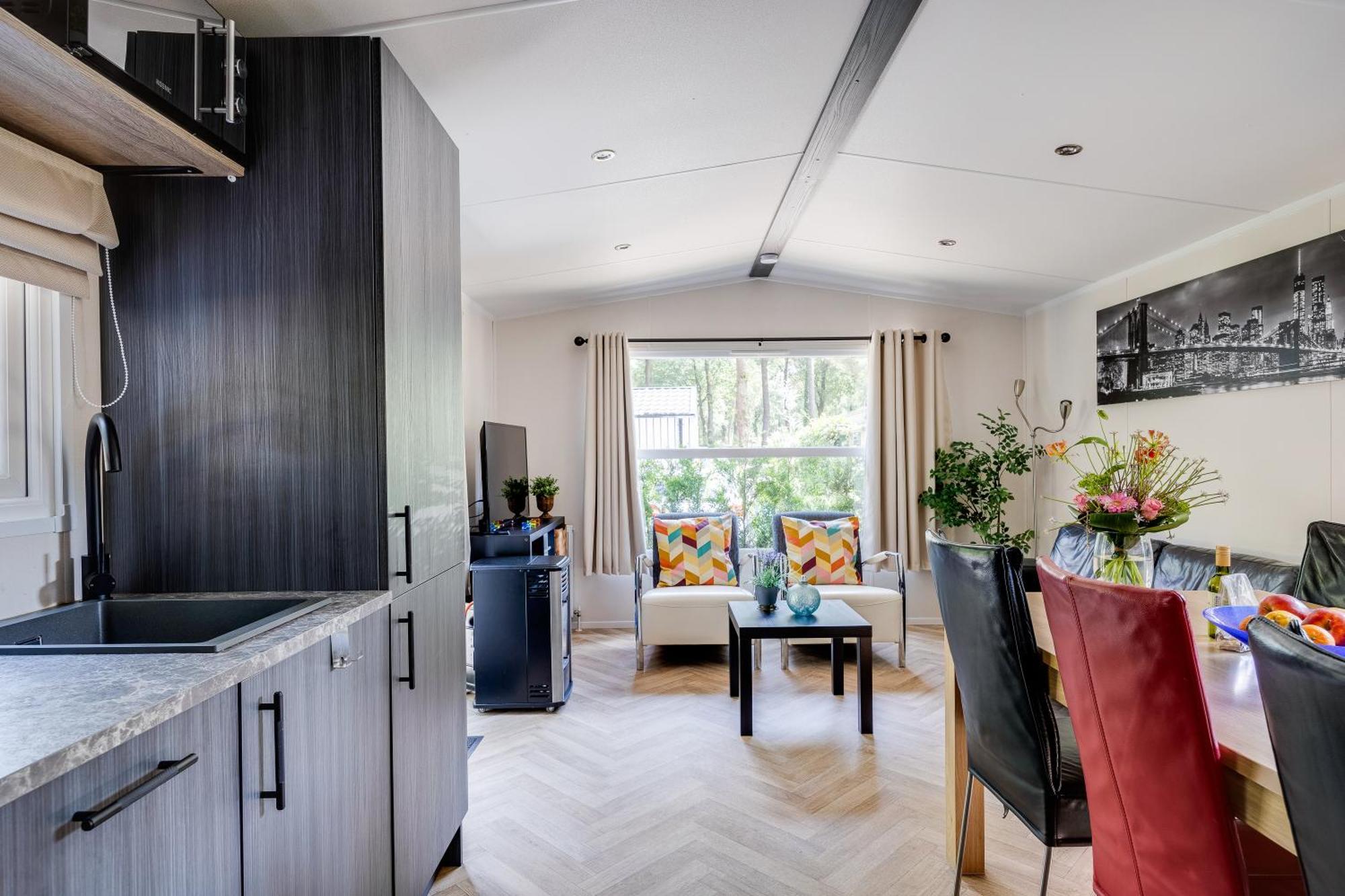 Veluwe Hoenderloo Luxury Chalet With Private Sauna And Hot Tub - Swimming Pool Tennis Court Supermarket Bowling Alley Theatre And Entertainment For Children Eksteriør billede